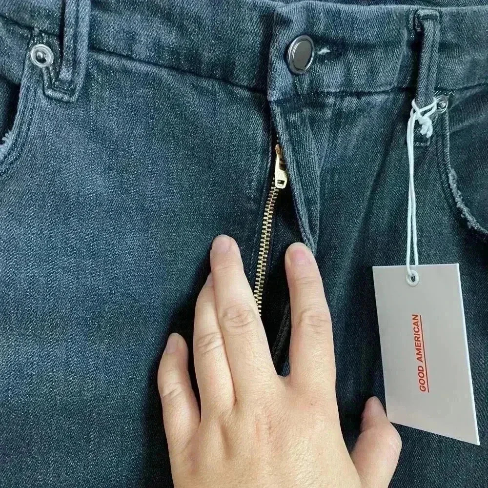 Good American‎ Good Legs Cropped Skinny Jeans - Picture 3 of 16